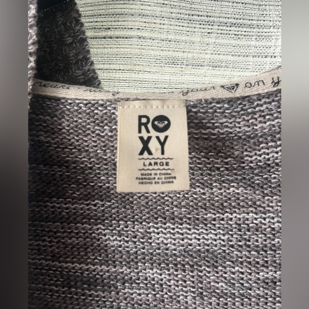 ROXY - Picture 3 of 6